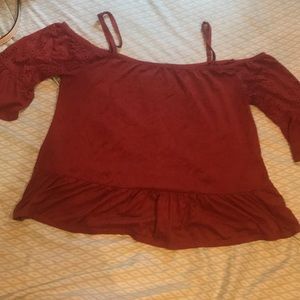 Off shoulders shirt